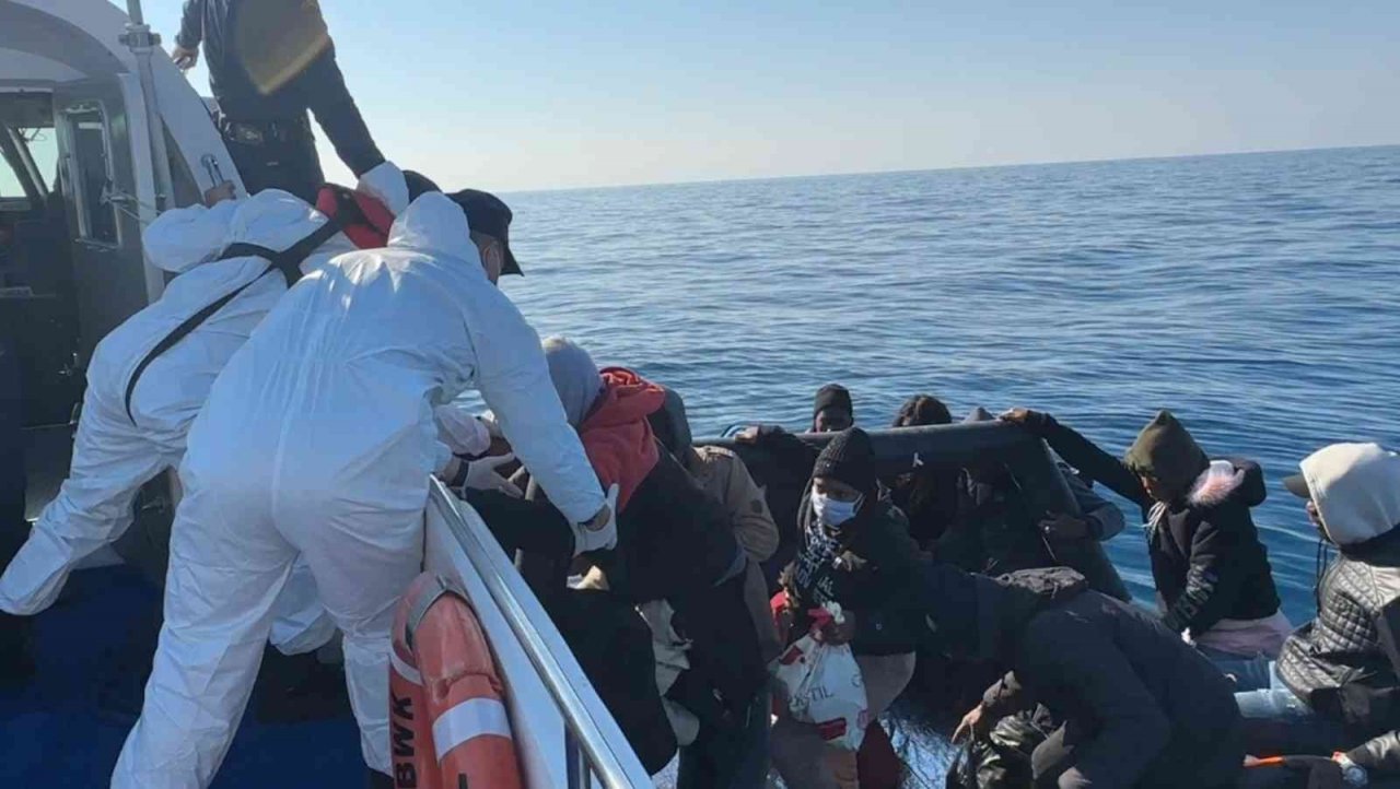 Bodrum’da 65 düzensiz göçmen kurtarıldı