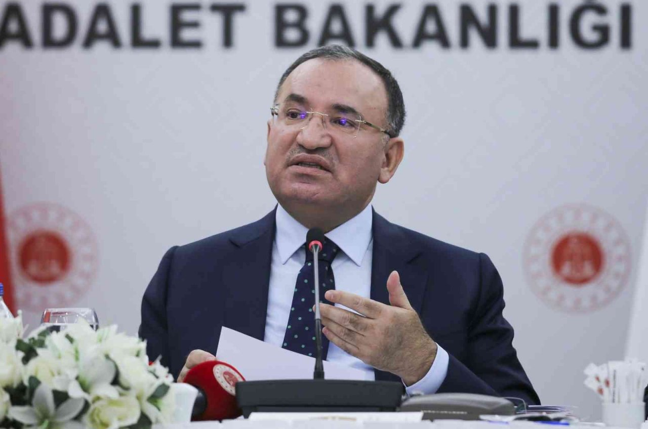 Bakan Bozdağ: “Uzun süren davaların tamamı tasfiye edecek özel bir düzenleme yapacağız”