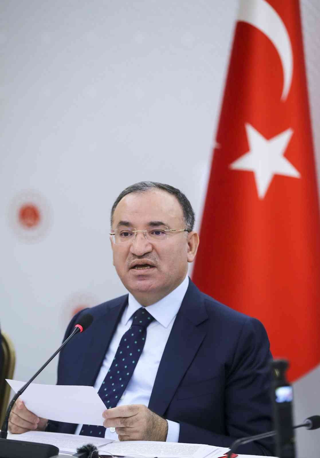 Bakan Bozdağ: “Uzun süren davaların tamamı tasfiye edecek özel bir düzenleme yapacağız”