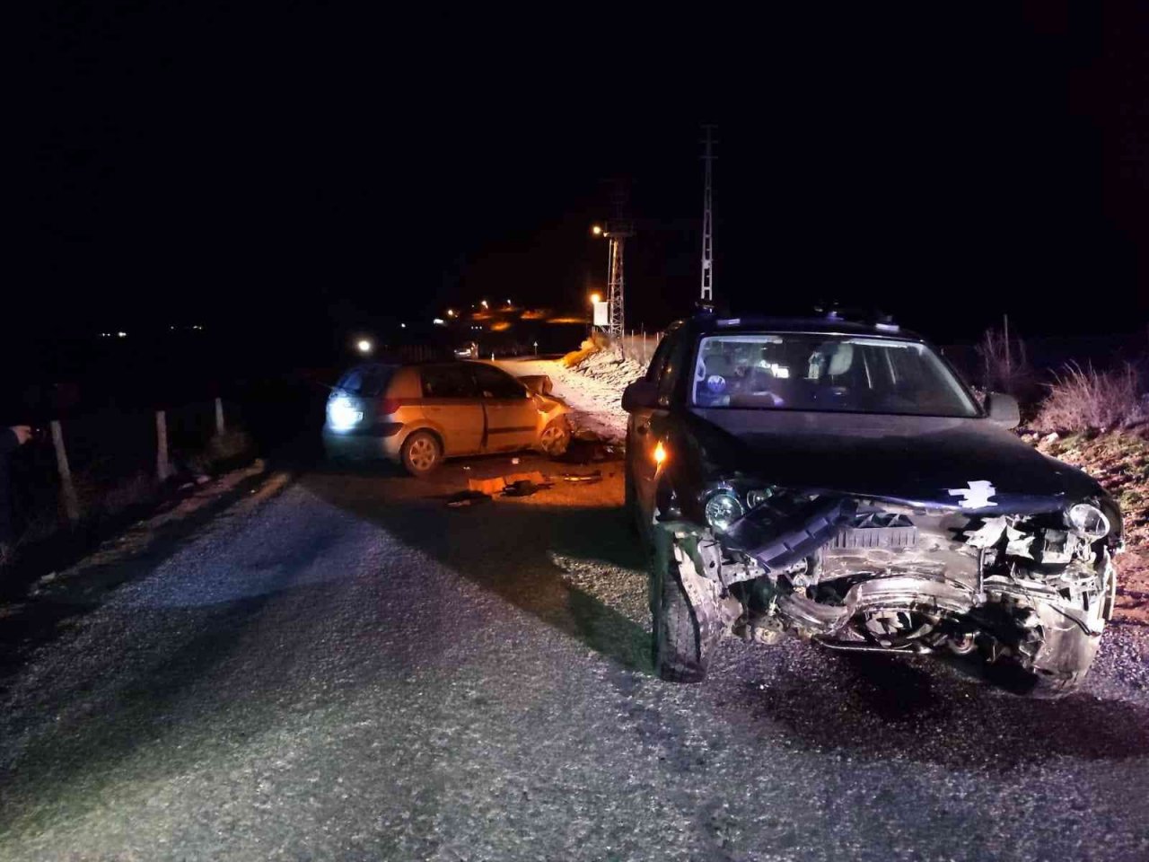 İki otomobil çarpıştı, 1 kişi yaralandı