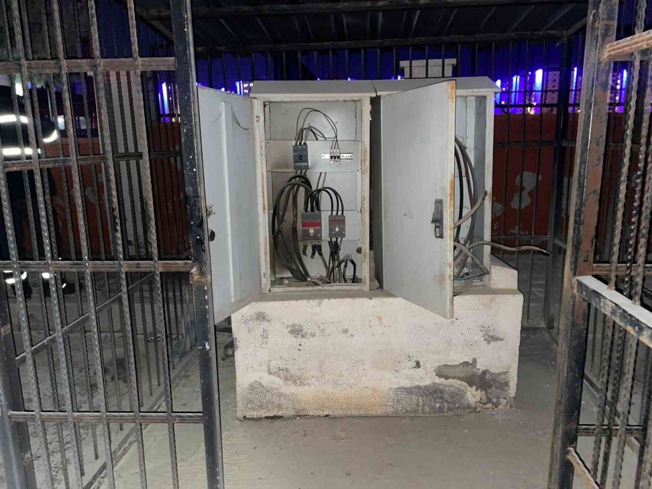 Okuldaki trafoya zarar vererek yangına neden olan şahıs tutuklandı