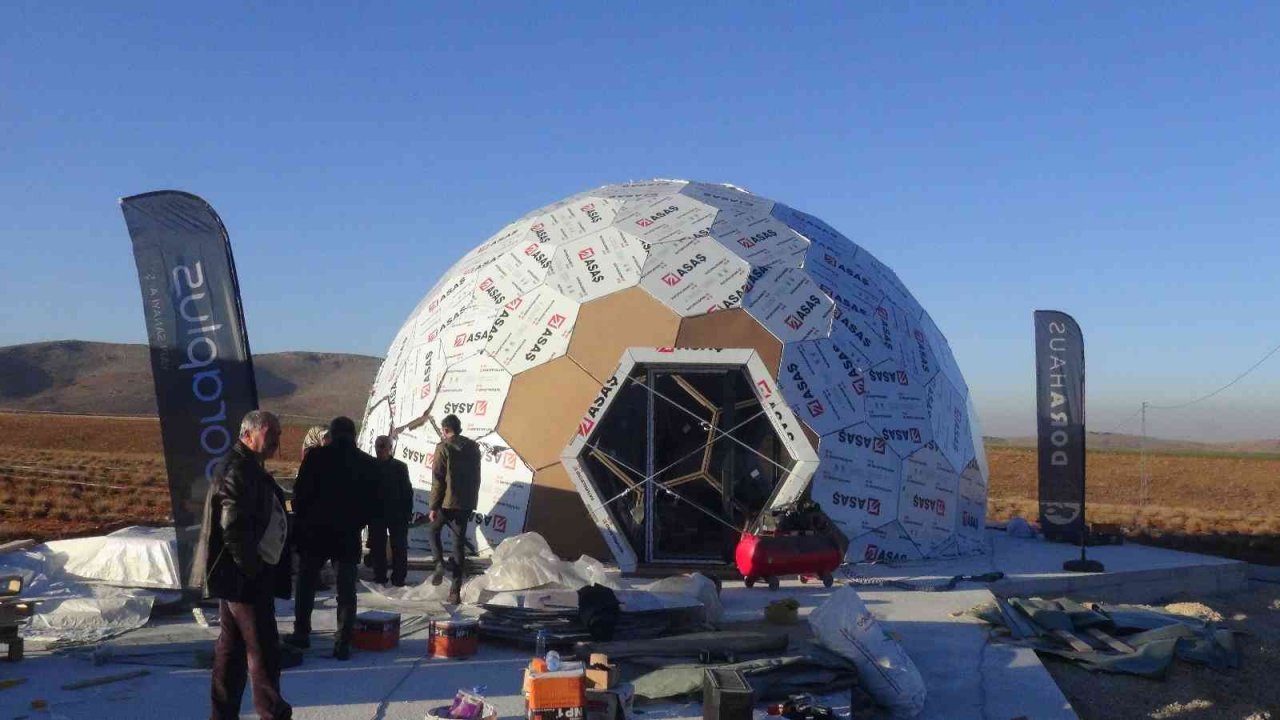 Dünyanın en büyük tek parça halindeki lavanta tarlasına Arı Müzesi kuruluyor