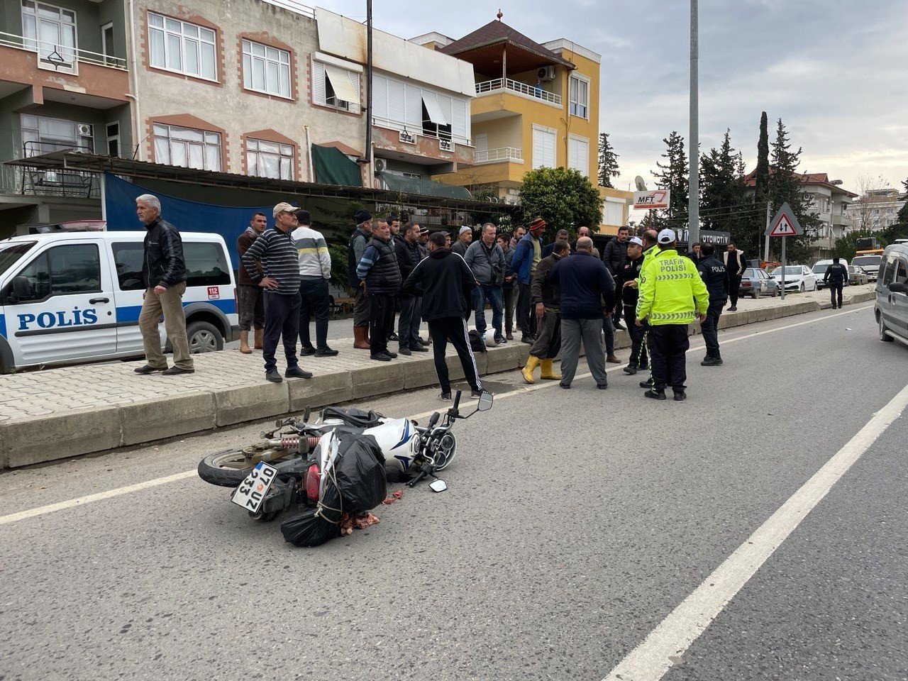 Gazipaşa’da otomobilin motosiklete çarptığı kazada 2 kişi yaralandı