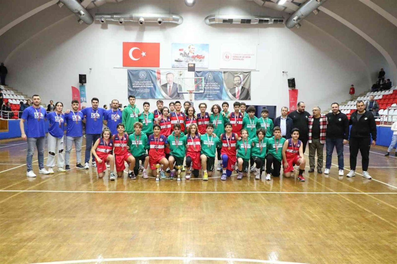 Basketbol U14 Erkekler İl Birinciliği müsabakaları sona erdi