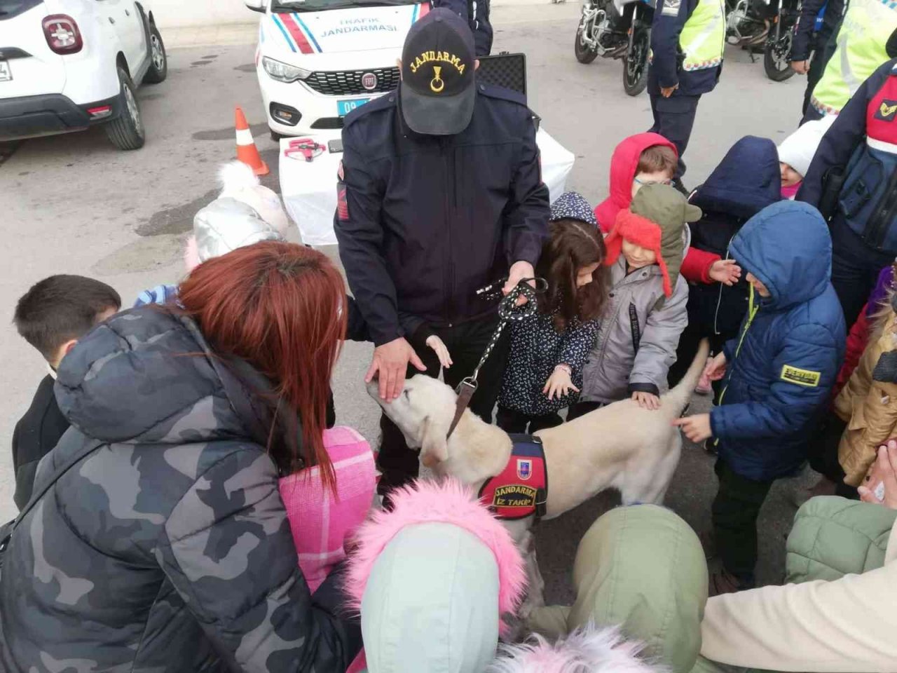 Minik öğrencilere “jandarma” tanıtıldı