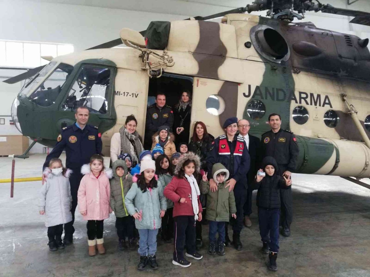 Minik öğrencilere “jandarma” tanıtıldı