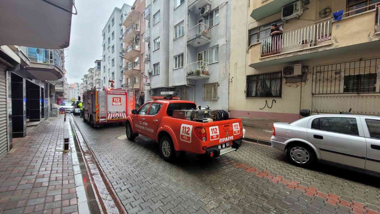 Soba külü ayakkabılığı tutuşturdu