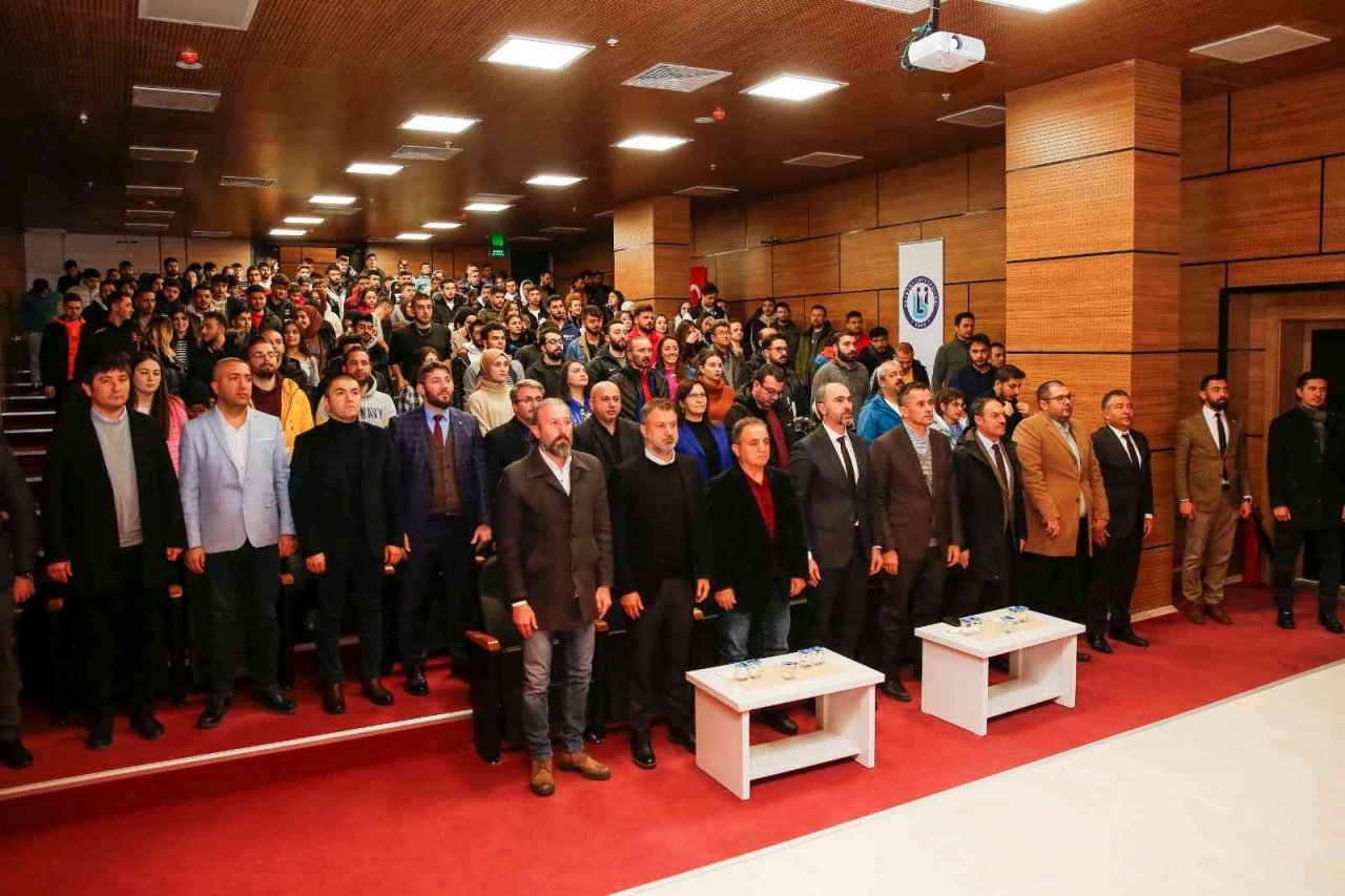 Bayburt’ta “Ülkemizde Spor Yönetimi: Farklı Tecrübeler” konulu panel düzenlendi