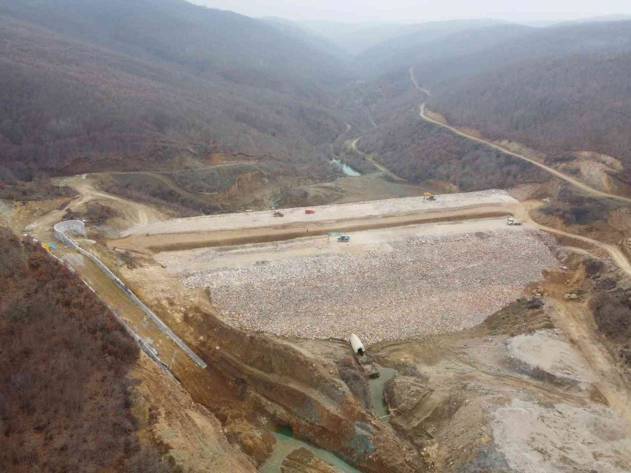 Elmabahçe Barajı ile 6 bin 290 dekar arazi sulanacak