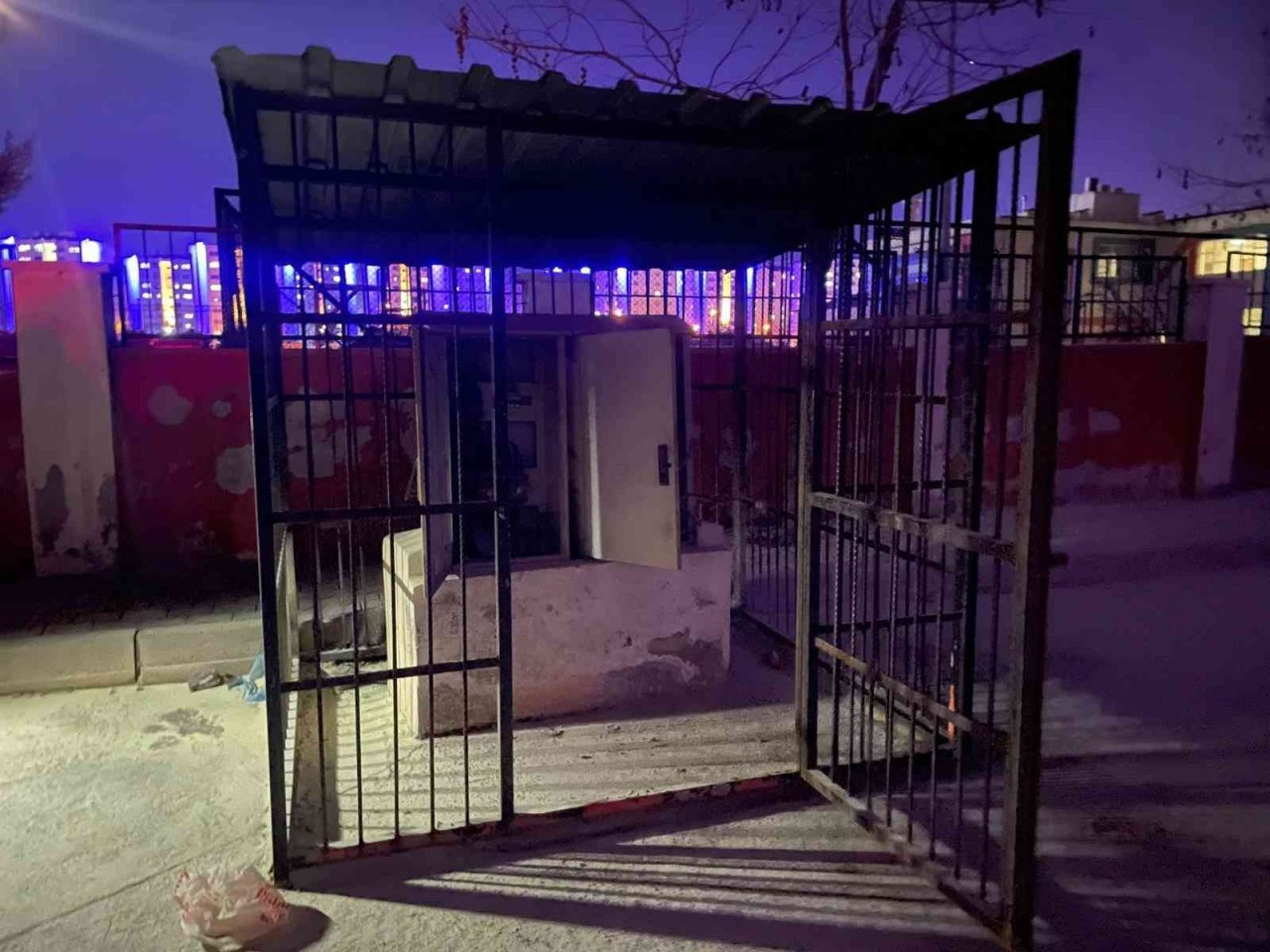 Okuldaki trafoya zarar vererek yangına neden olan şahıs tutuklandı