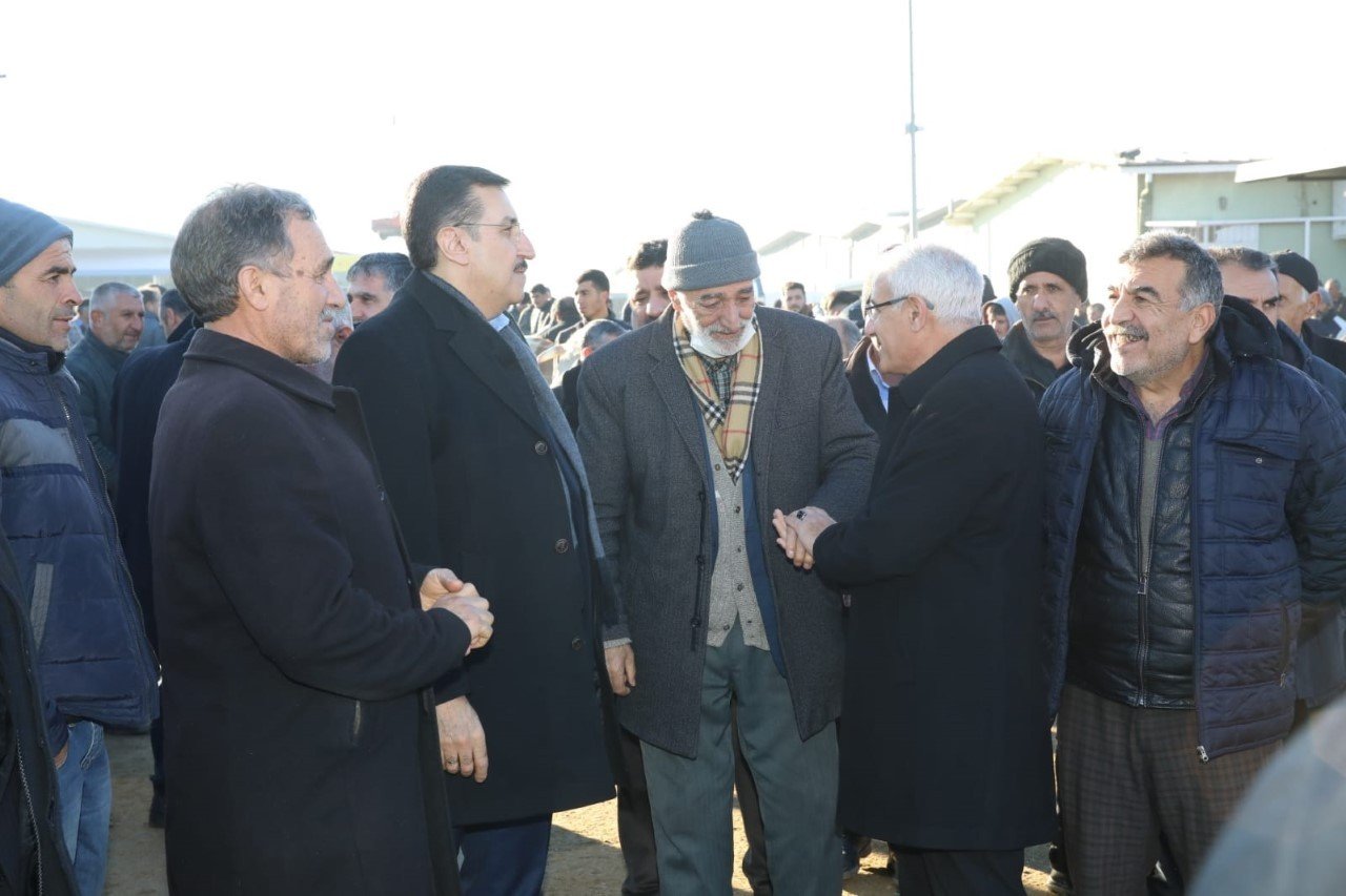 Başkan Güder: “Her daim çiftçilerimizin ve üreticilerimizin yanındayız”