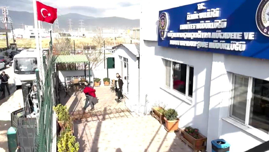 İzmir’de insan kaçakçılarına operasyon: 6 tutuklama
