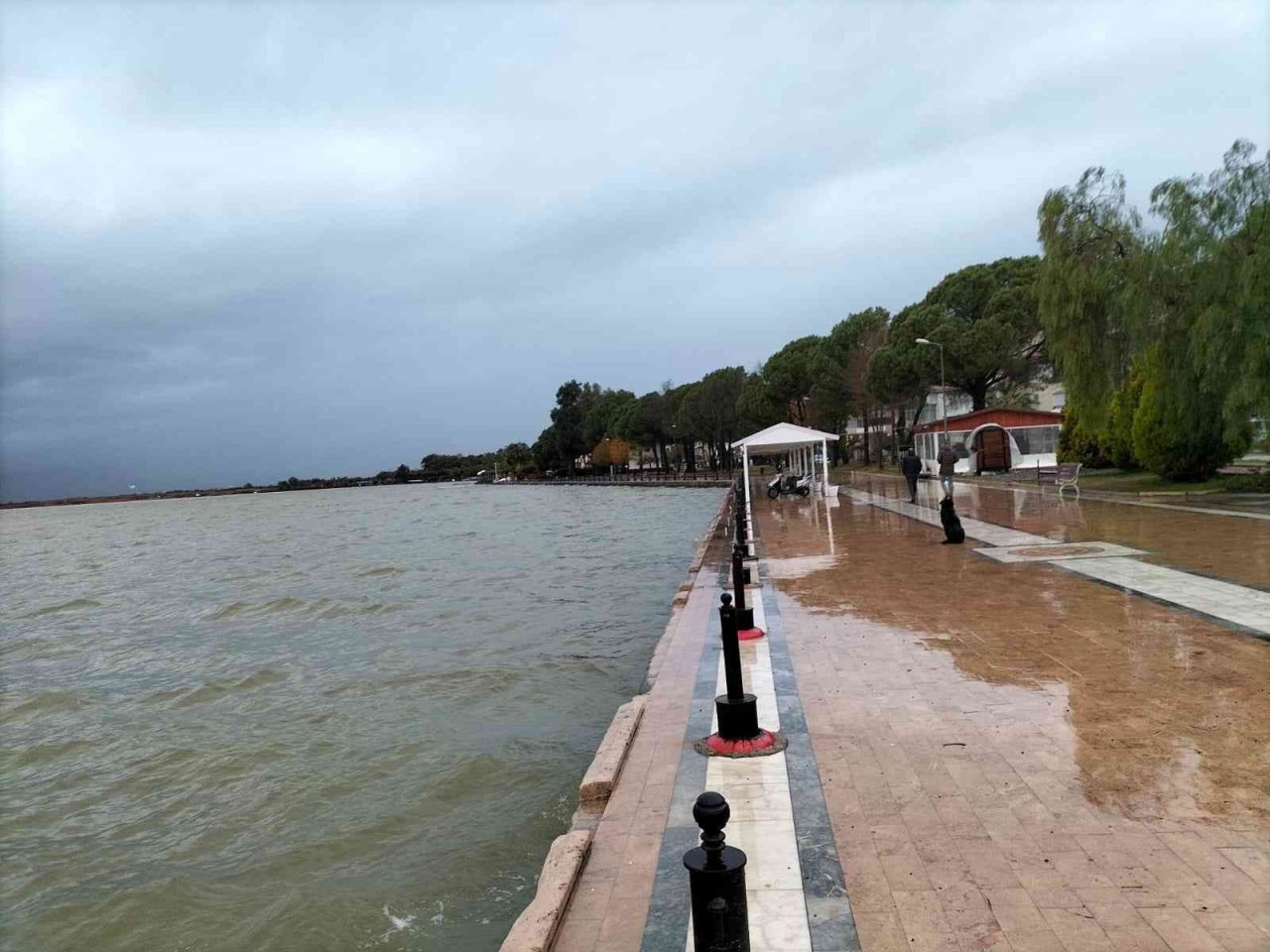 Köyceğiz beklediği yağmura kavuştu