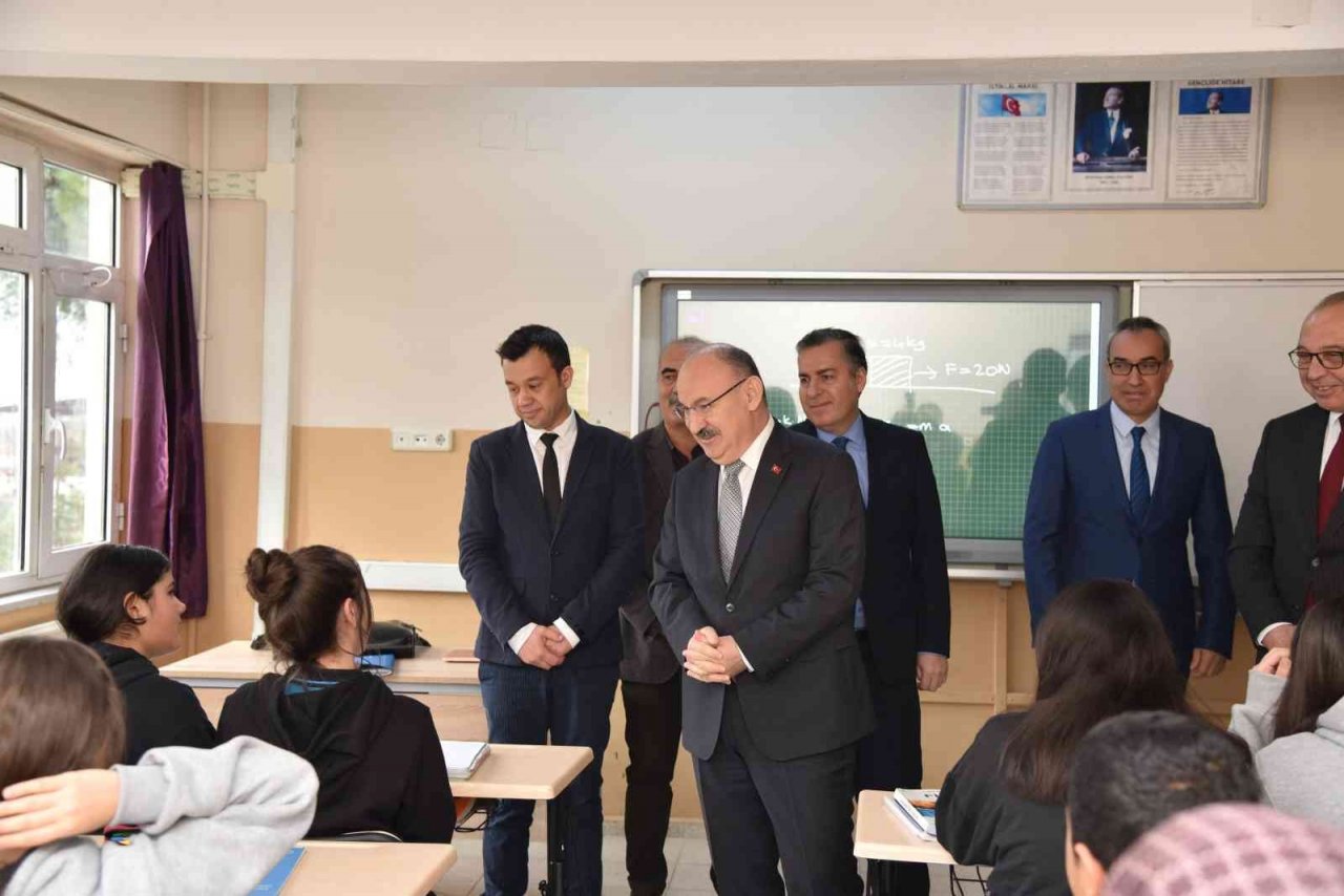 Vali Karadeniz, Turgutlu’da incelemelerde bulundu