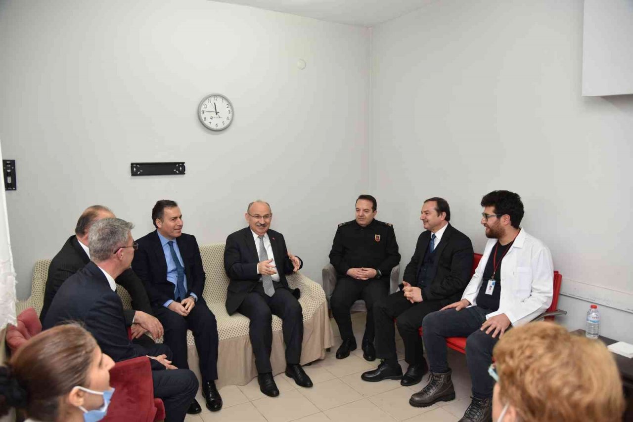 Vali Karadeniz, Turgutlu’da incelemelerde bulundu