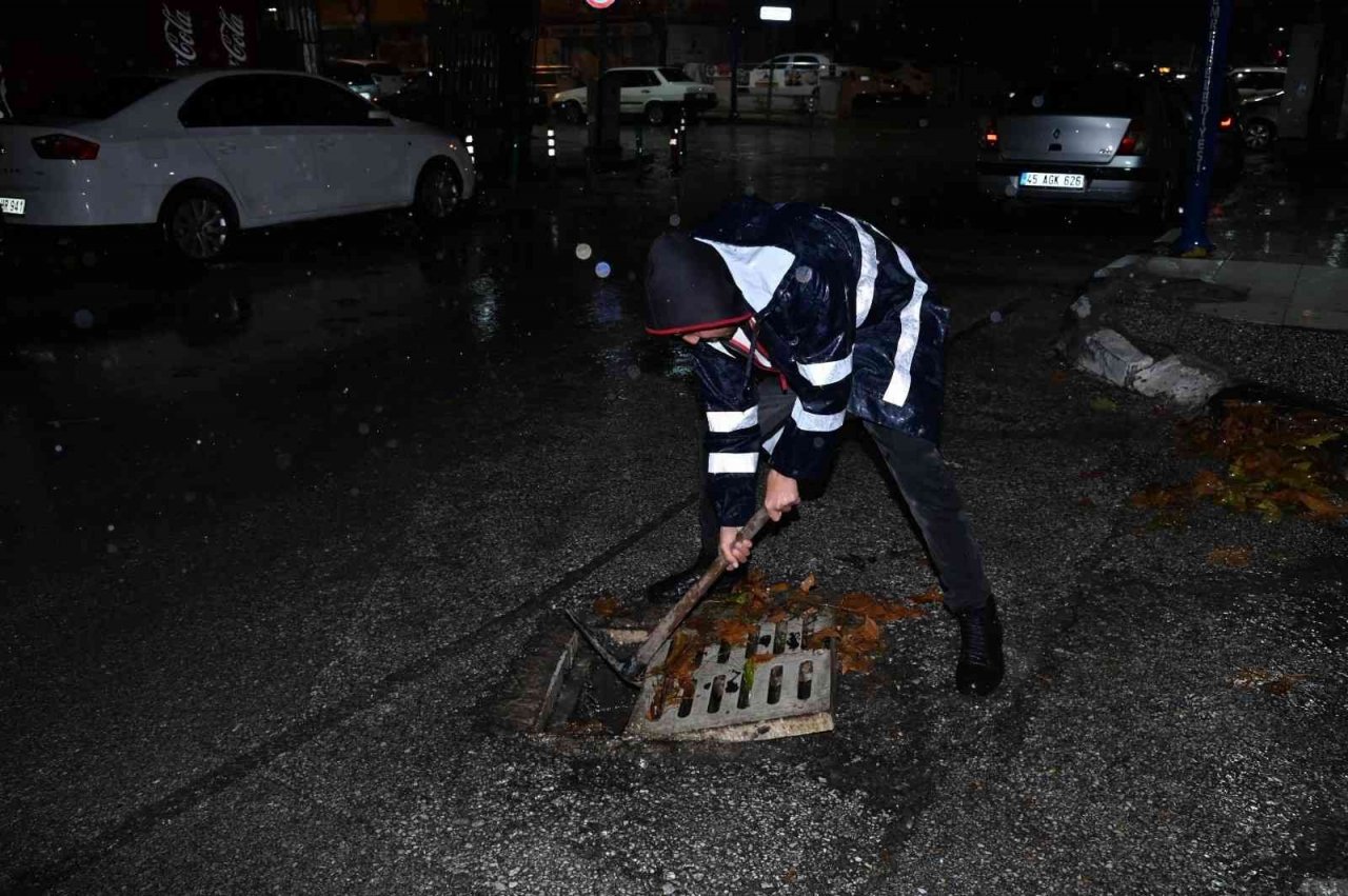 Manisa’da birimler yağışa karşı teyakkuza geçti