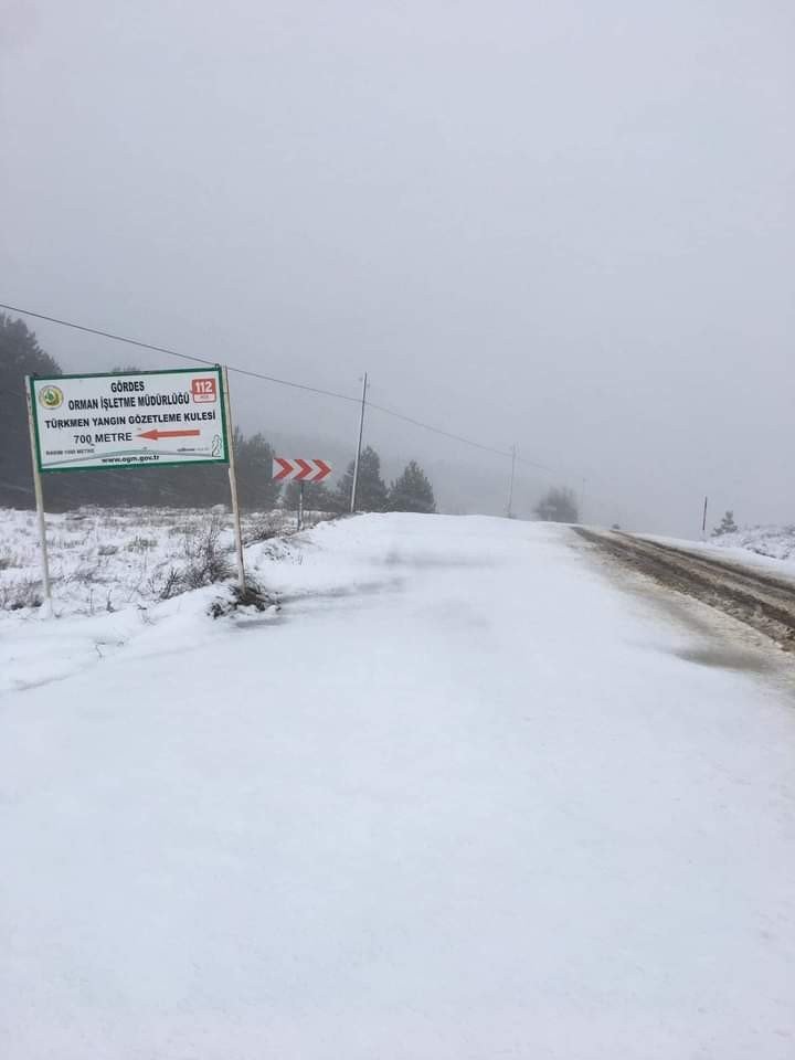 Manisa’nın yüksek kesimlerinde kar yağışı başladı
