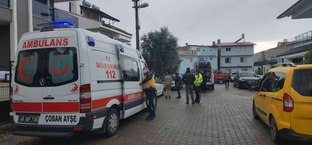 Masa üstü şöminesi patladı 4 kişi yaralandı