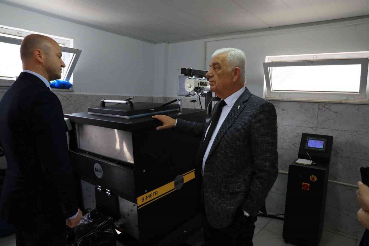 Büyükşehir 11 ton hayvan maması üretti