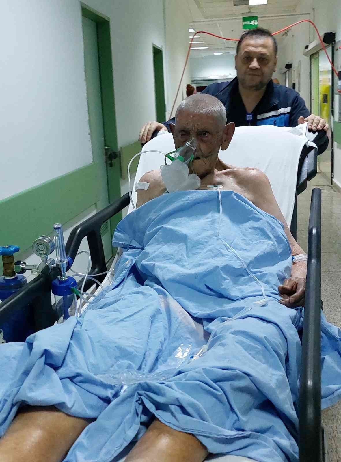 Samsun’da evde çıkan yangında yaşlı adam ölümden döndü