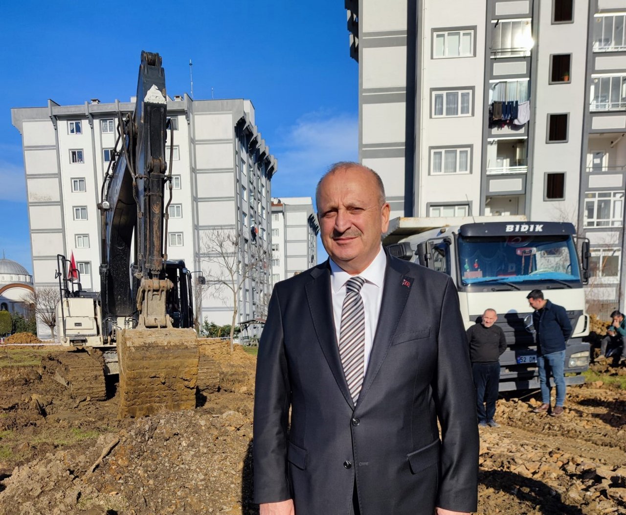 Başkan Tavlı: “Yarı olimpik yüzme havuzunu 4 ayda tamamlayacağız”