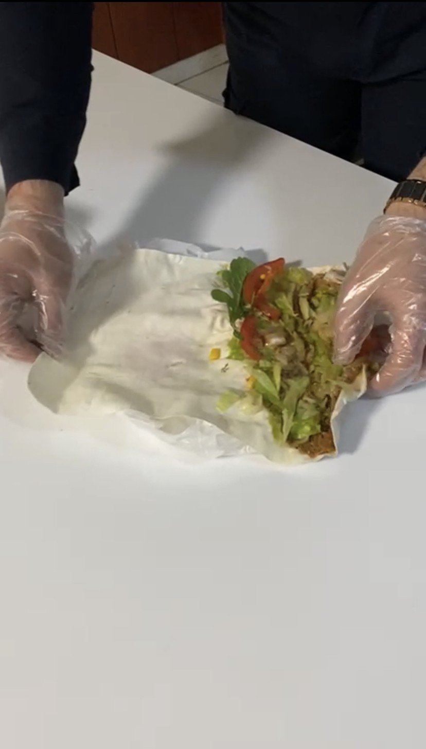 Çiğ köfte dürüm içinde uyuşturucu: Polisin dikkati nezarethaneye uyuşturucu sokulmasını engelledi