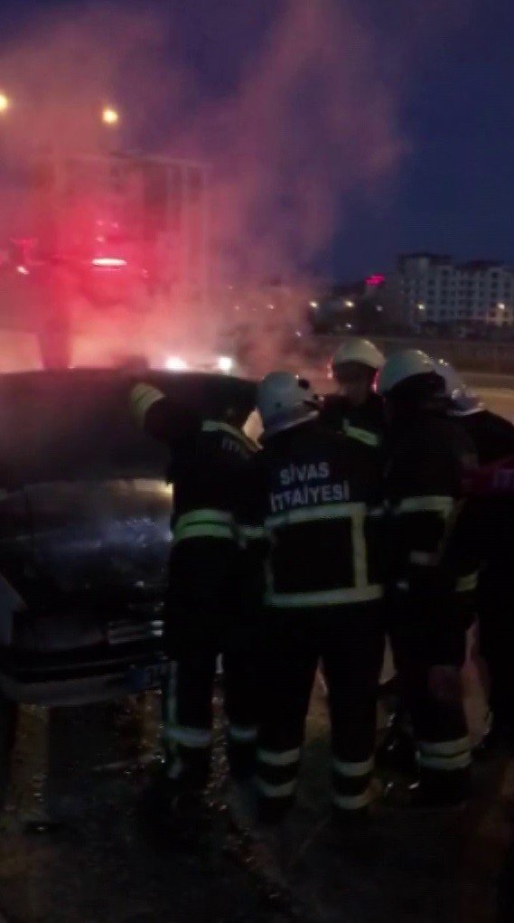 Akaryakıt istasyonundan çıktı, kısa bir süre sonra yandı