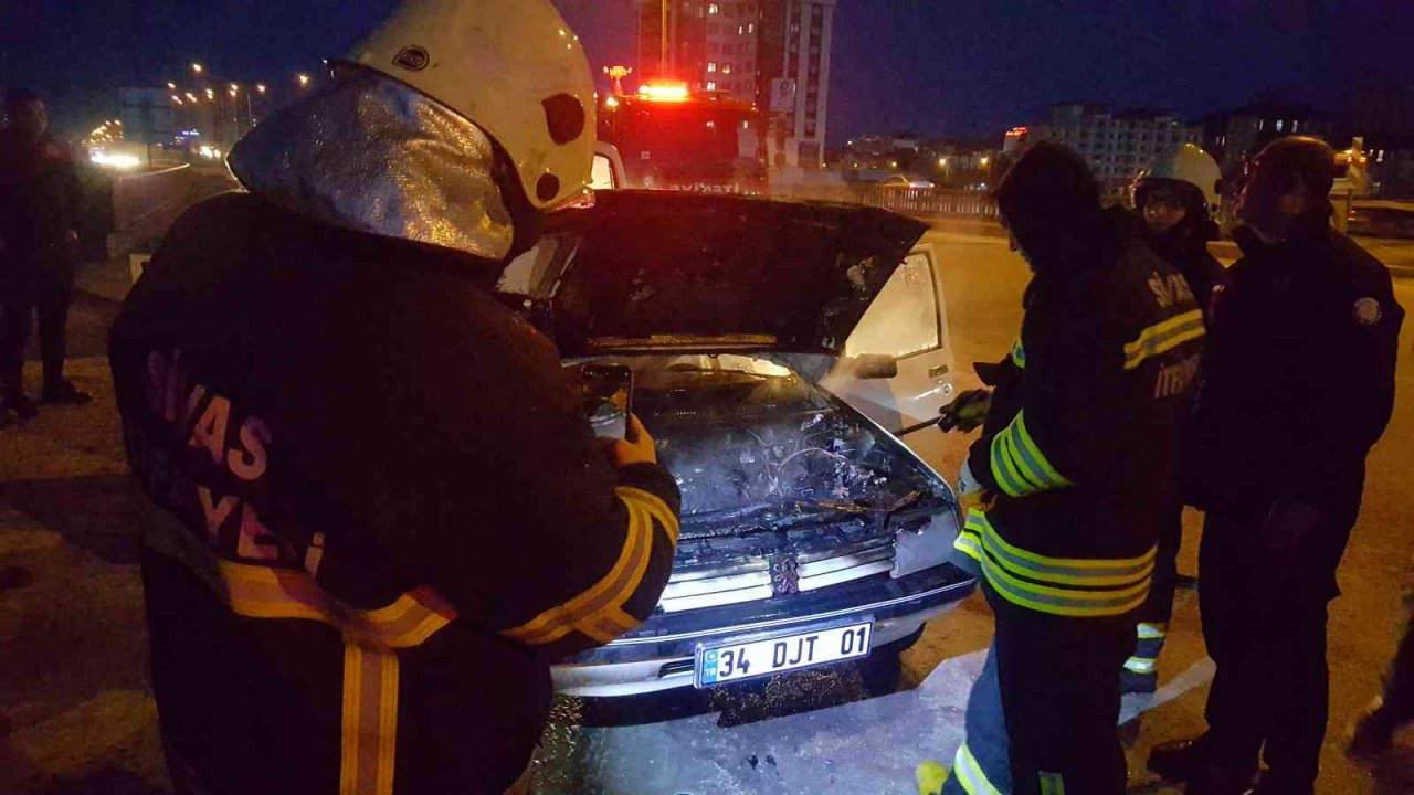 Akaryakıt istasyonundan çıktı, kısa bir süre sonra yandı