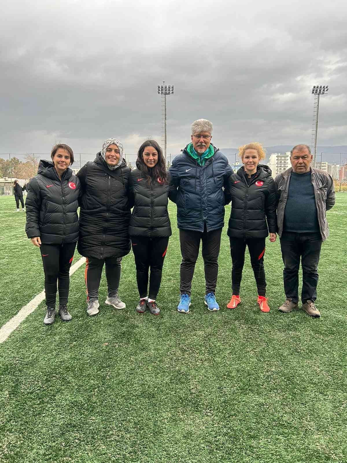 Zafer Sporlu 25 kadın futbolcu milli takım seçmelerine katıldı