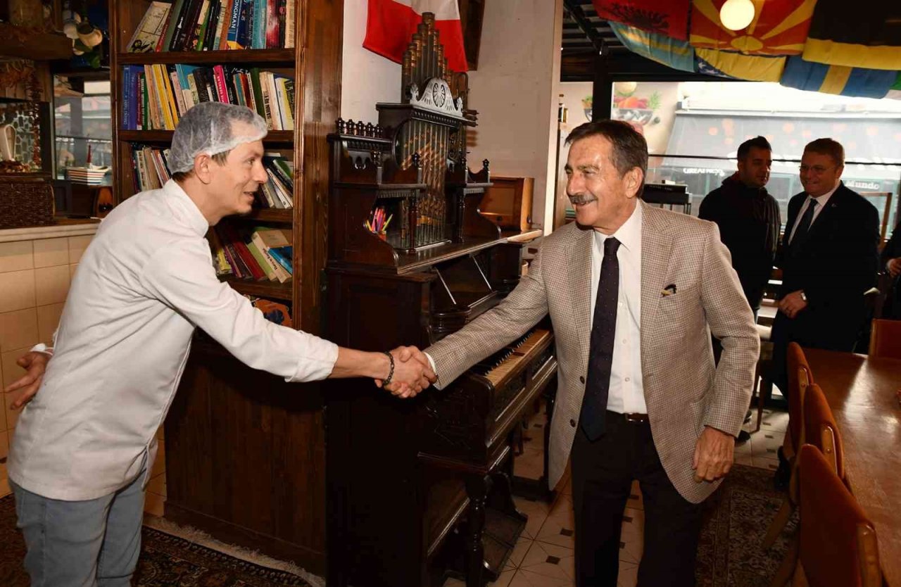 Tepebaşı’nda 13 işletme daha mavi bayrak almaya hak kazandı