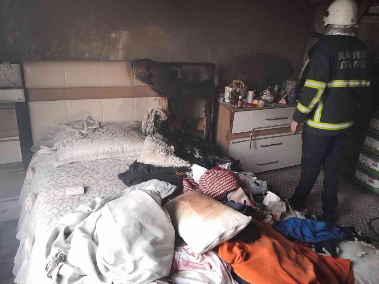 Yangında dumandan etkilenen çocuk hastaneye kaldırıldı