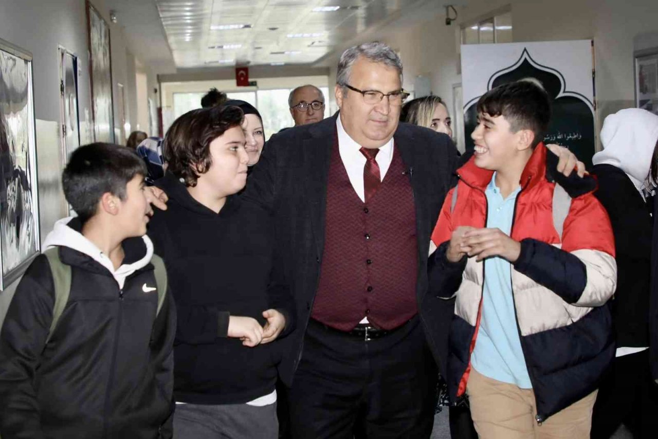 Başkan Çerçi Ahmet Yesevili öğrencilerle buluştu