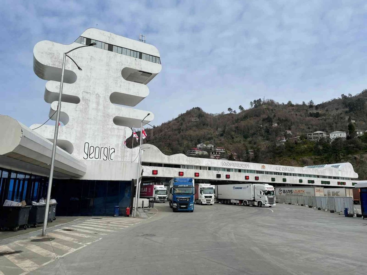 Sarp Sınır Kapısından geçtiğimiz yıl 5 milyon yolcu geçiş yaptı