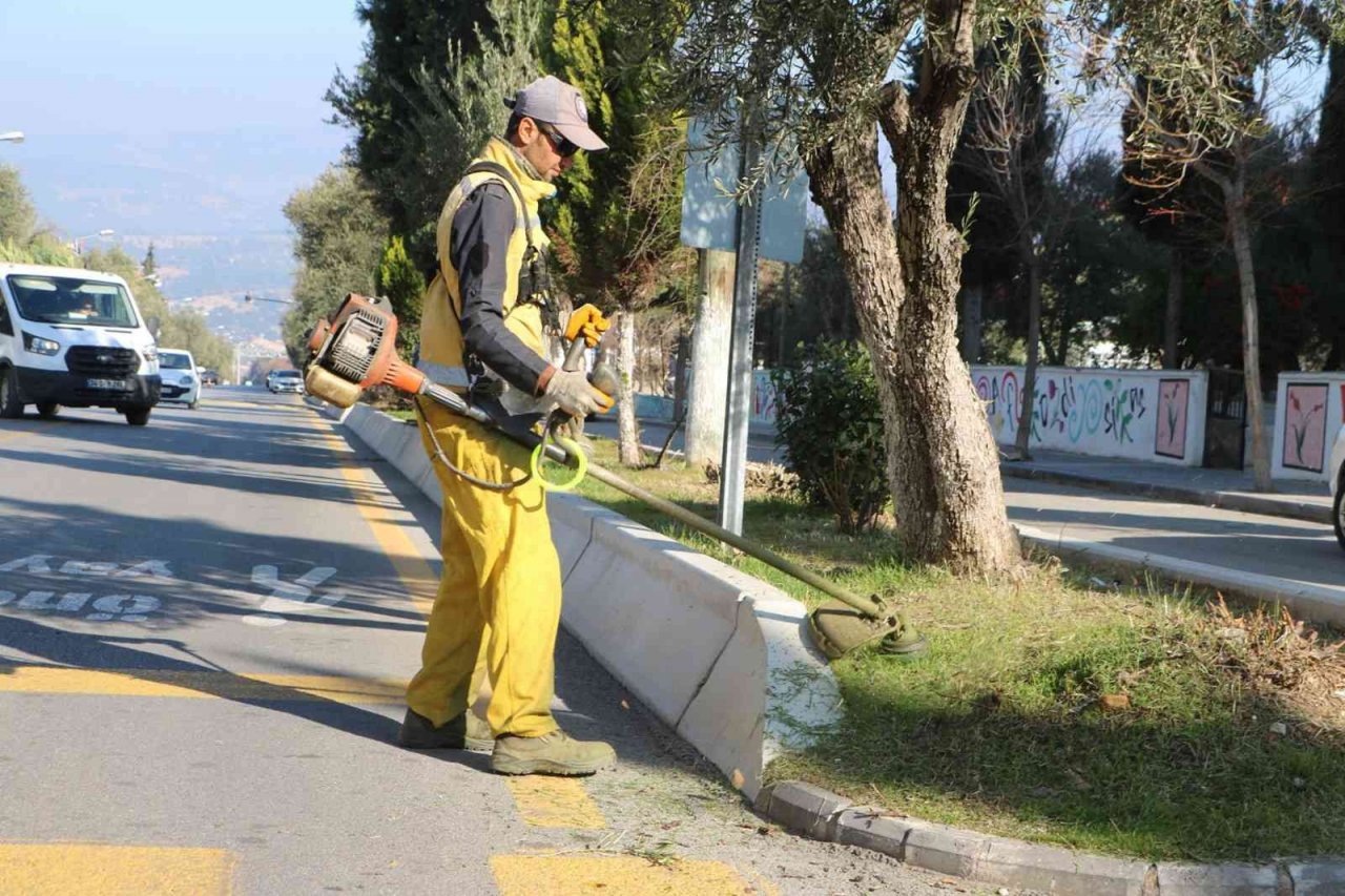Aydın Büyükşehir Belediyesi ekipleri hız kesmeden çalışıyor