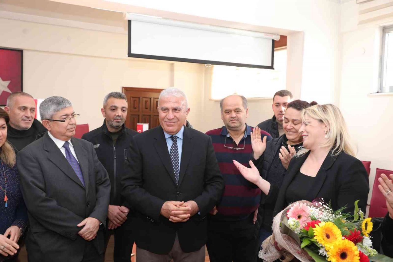 Başkan Atay’dan belediye işçilerine ek zam