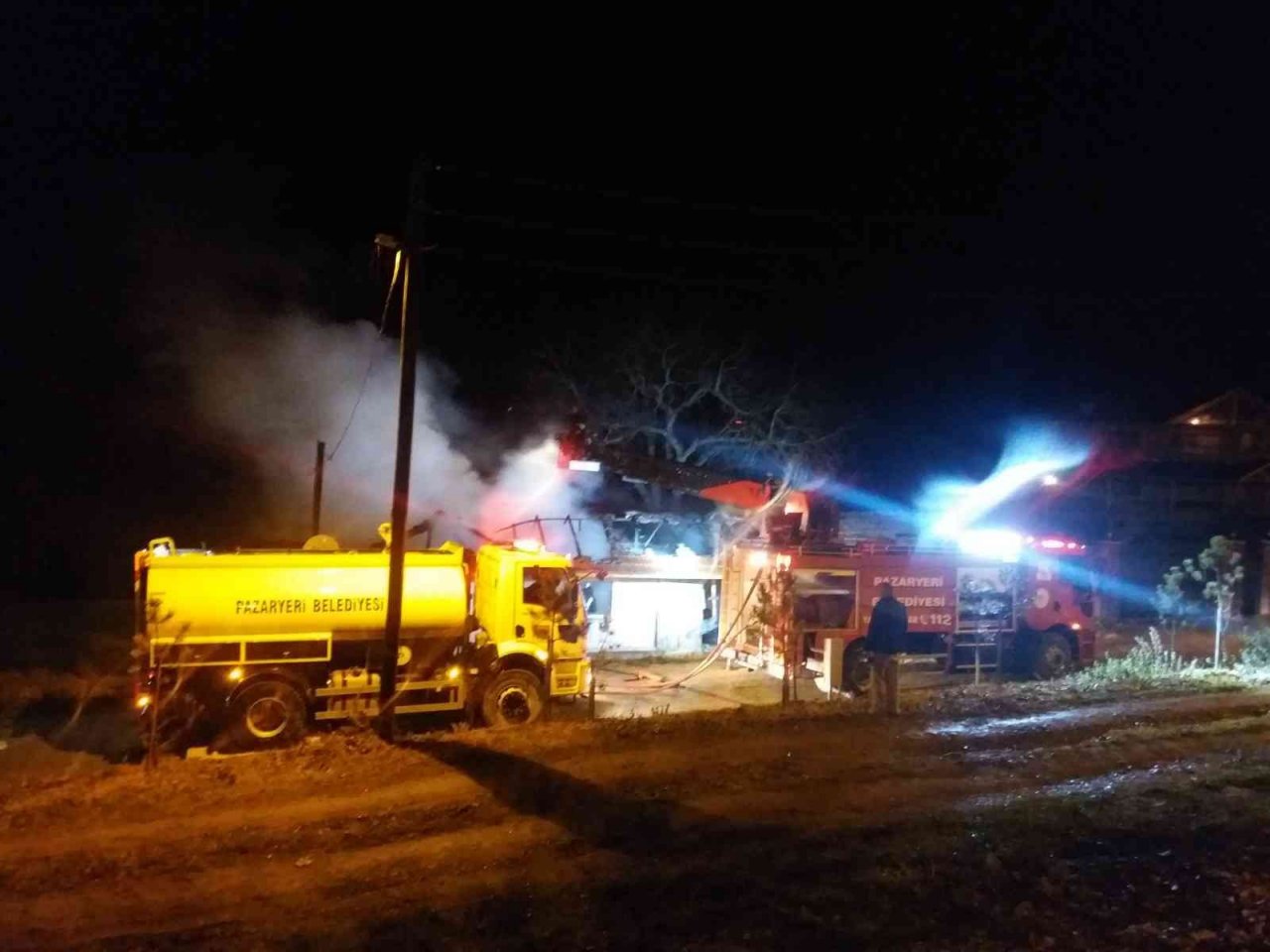 Bilecik’te çıkan yangında tek katlı ev kullanılmaz hale geldi