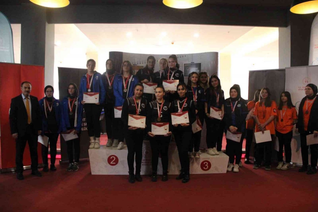 Bowling genç kız ve erkek takımları Türkiye finallerinde