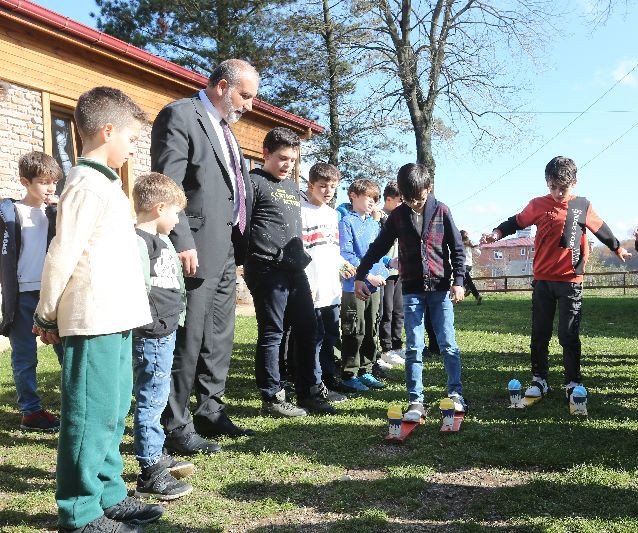 Çocuklar ve gençler geleceğe hazırlanıyor