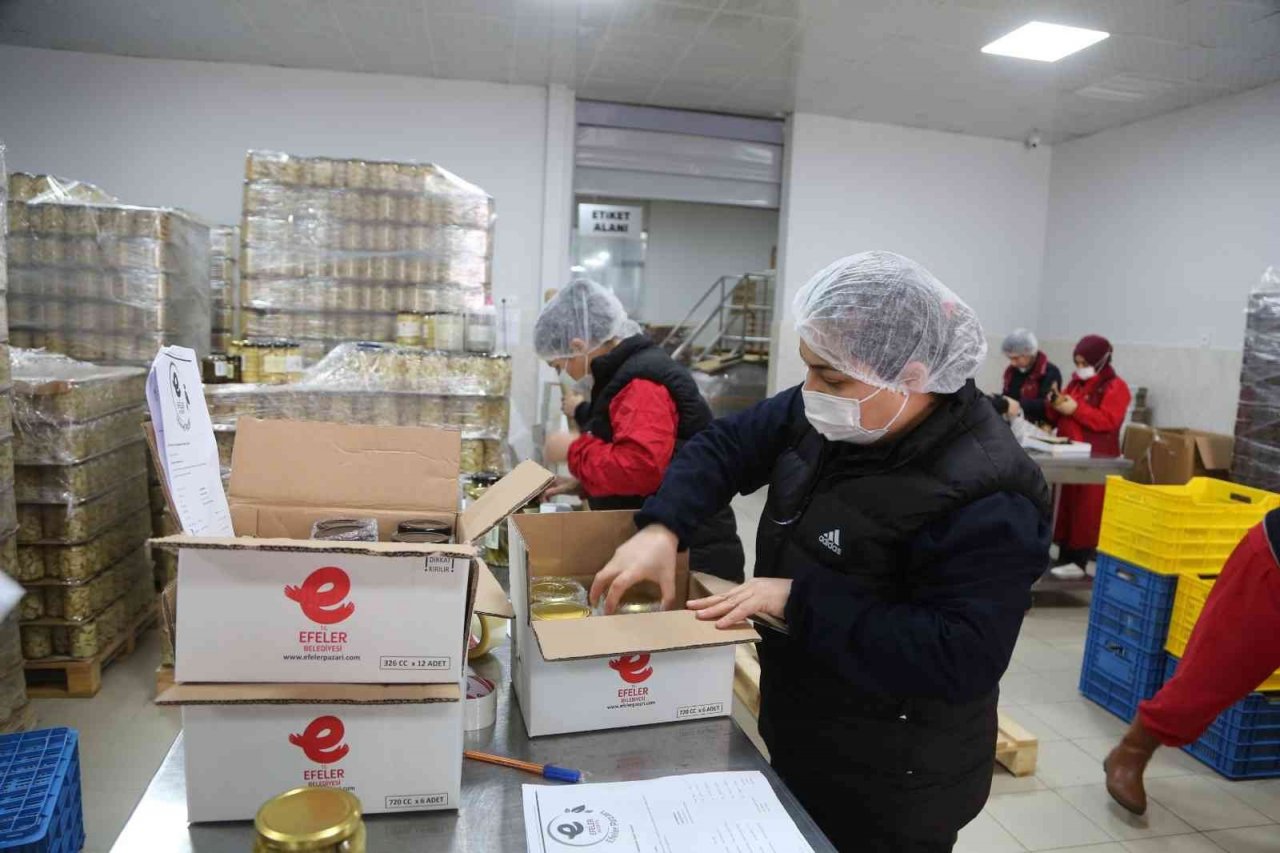 Efeler kadın emeği ile üretiyor, ülkenin dört bir yanına ulaştırıyor