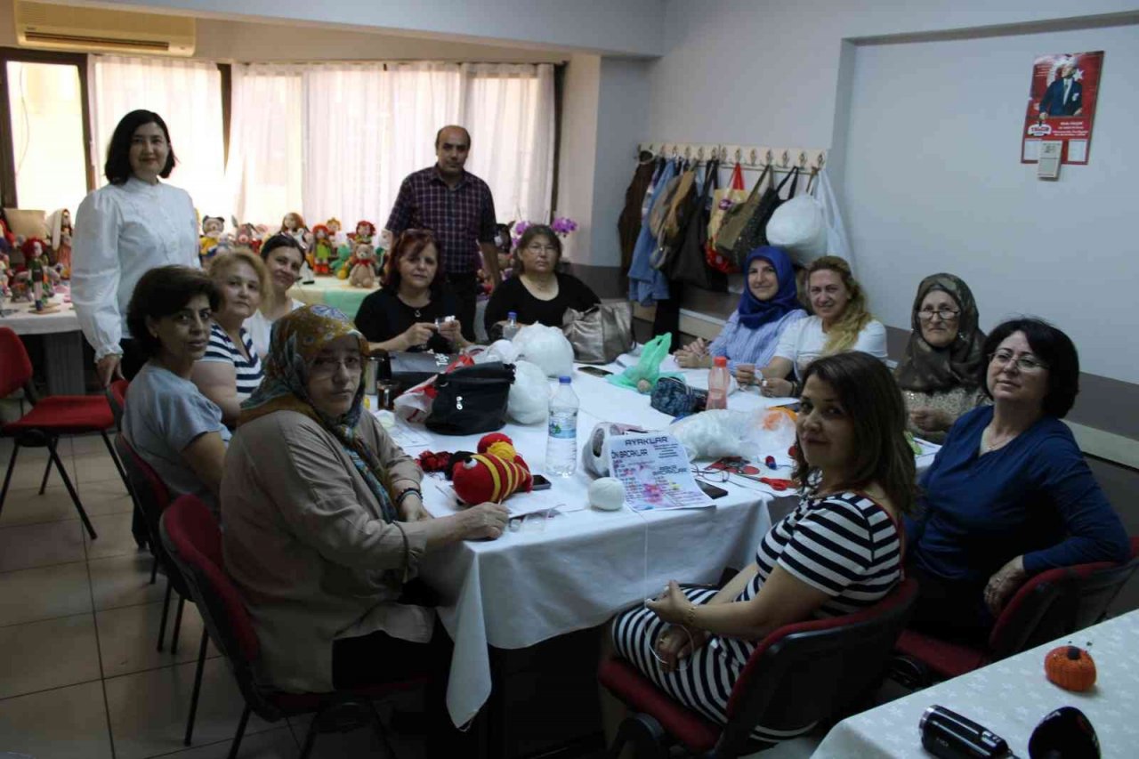 Efeler Halk Eğitim Merkezi 2022 yılında 50 bin kişiye kurs verdi