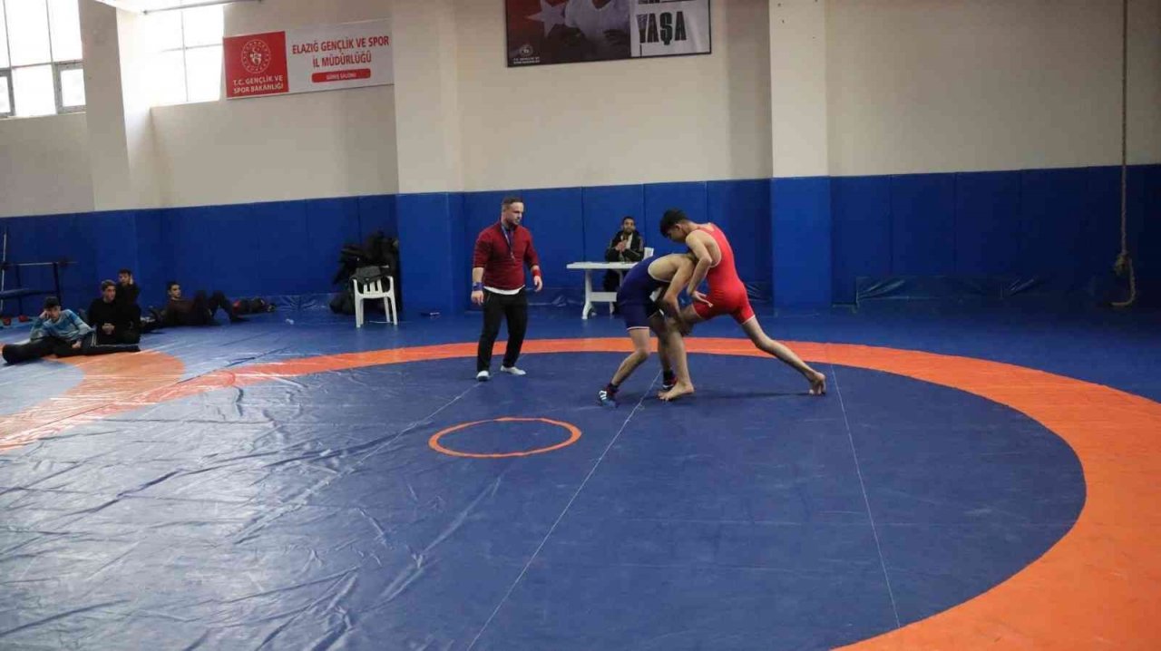 Elazığ’da güreş müsabakaları sona erdi
