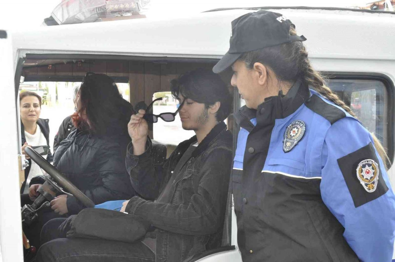 Fethiye’de Turizm Polisi’nin 1954 model nostaljik aracı