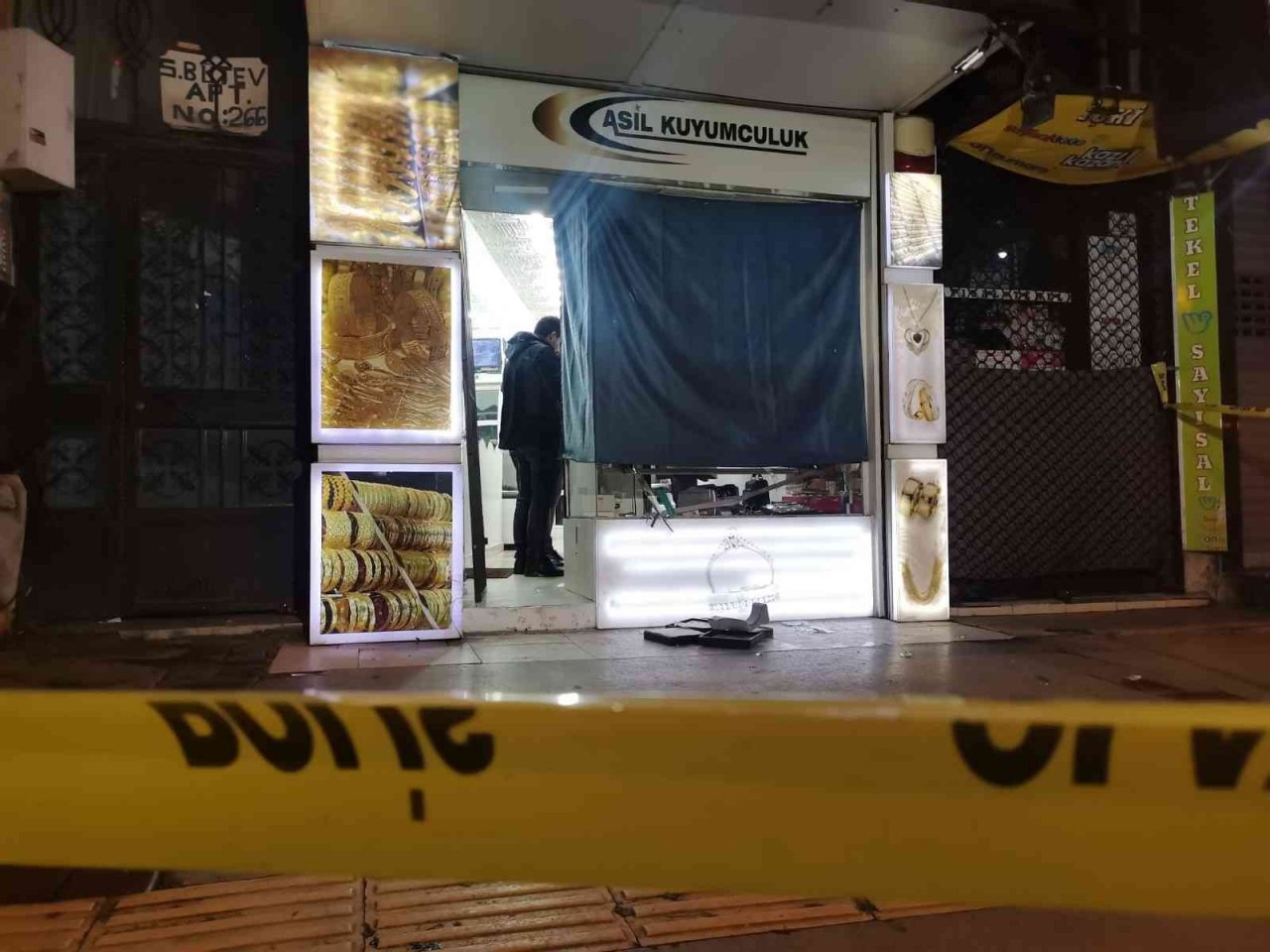 İzmir’de kuyumcu soygunu: 5 bin lira değerinde ziynet eşyası çalındı