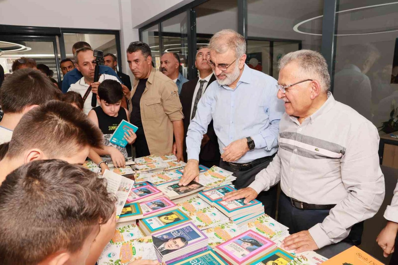 Kayseri’nin kültür hazinesi Büyükşehir Kütüphaneleri’nden 2022’de yaklaşık 2 milyon kişiye hizmet