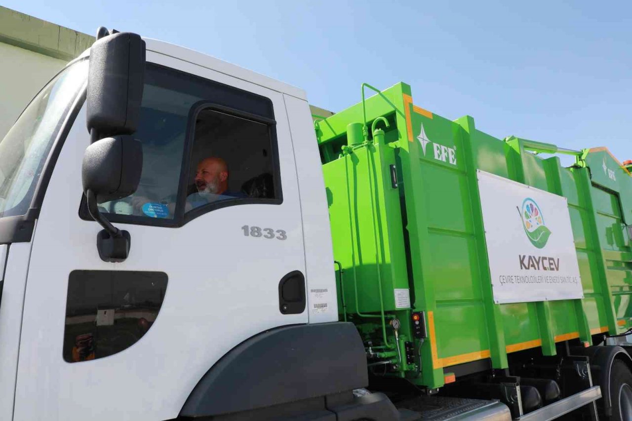 Kocasinan Belediyesi, geri dönüşüm atıklarını kaynağından ayrıştırılmış olarak topluyor