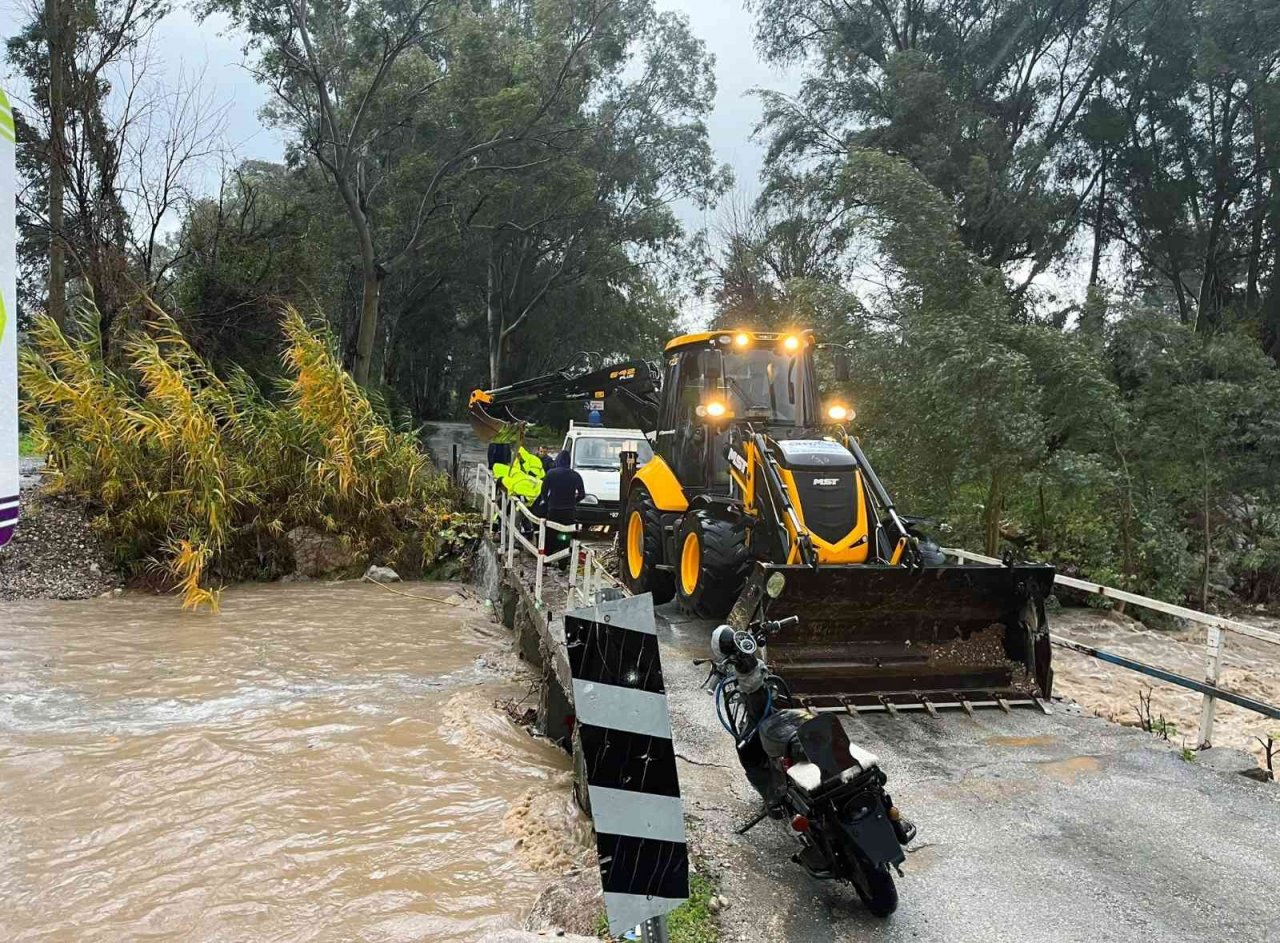 Saklıkent ve Feslikan yaylalarında kar geçit vermedi