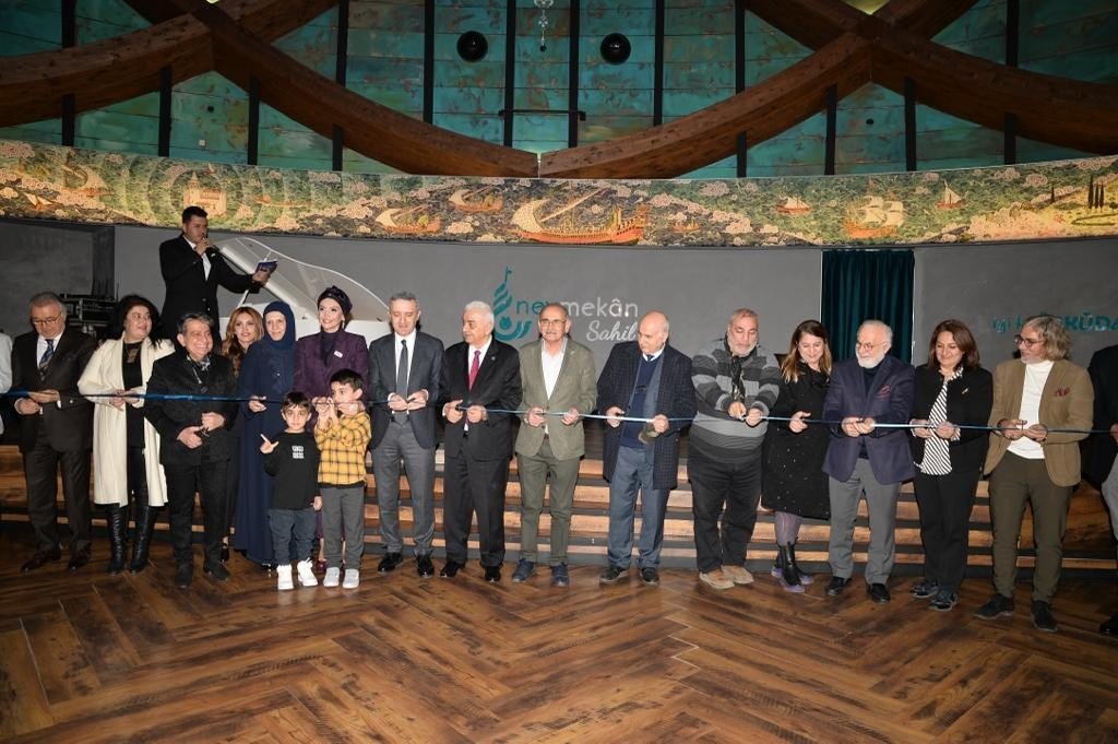 Üsküdar’da “Alem-i Şuhud” resim sergisi sanatseverlerle buluştu