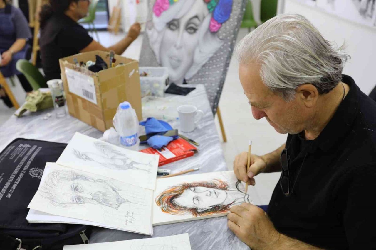 Bayraklı’da resim kursuna yoğun ilgi