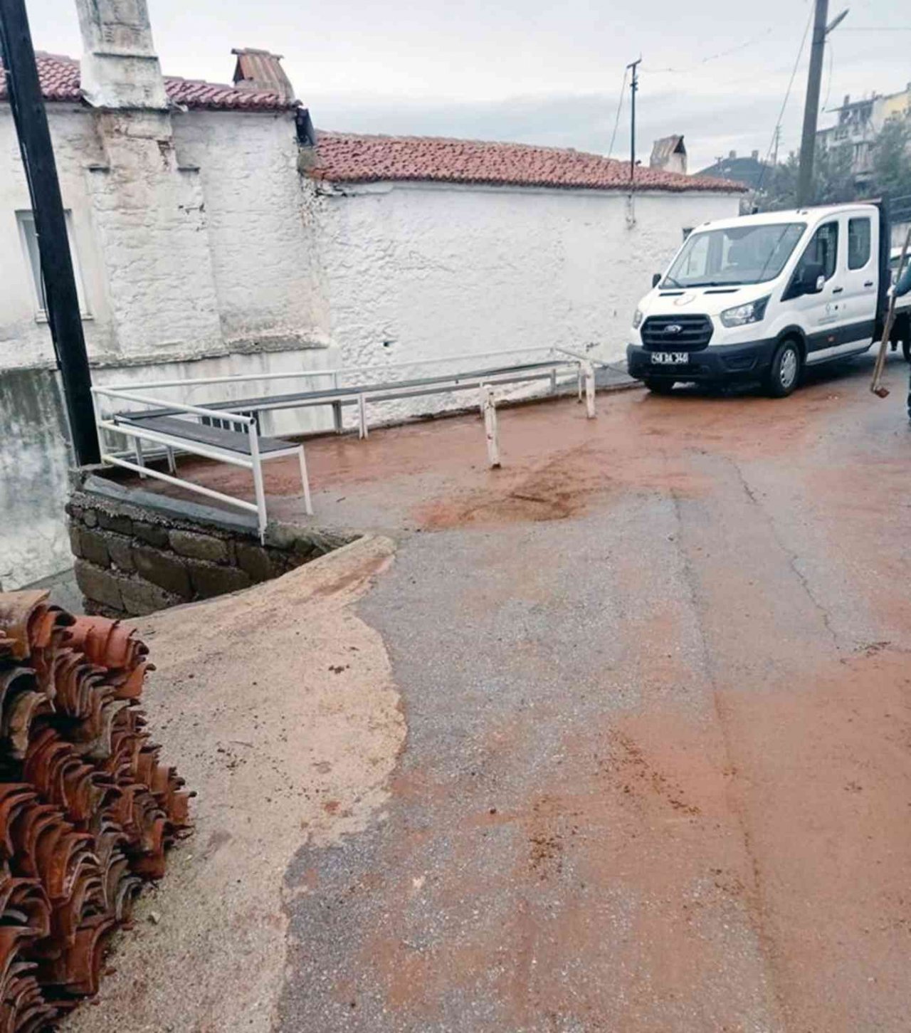 Yoğun yağışta Belediye ekiplerinden anında müdahale