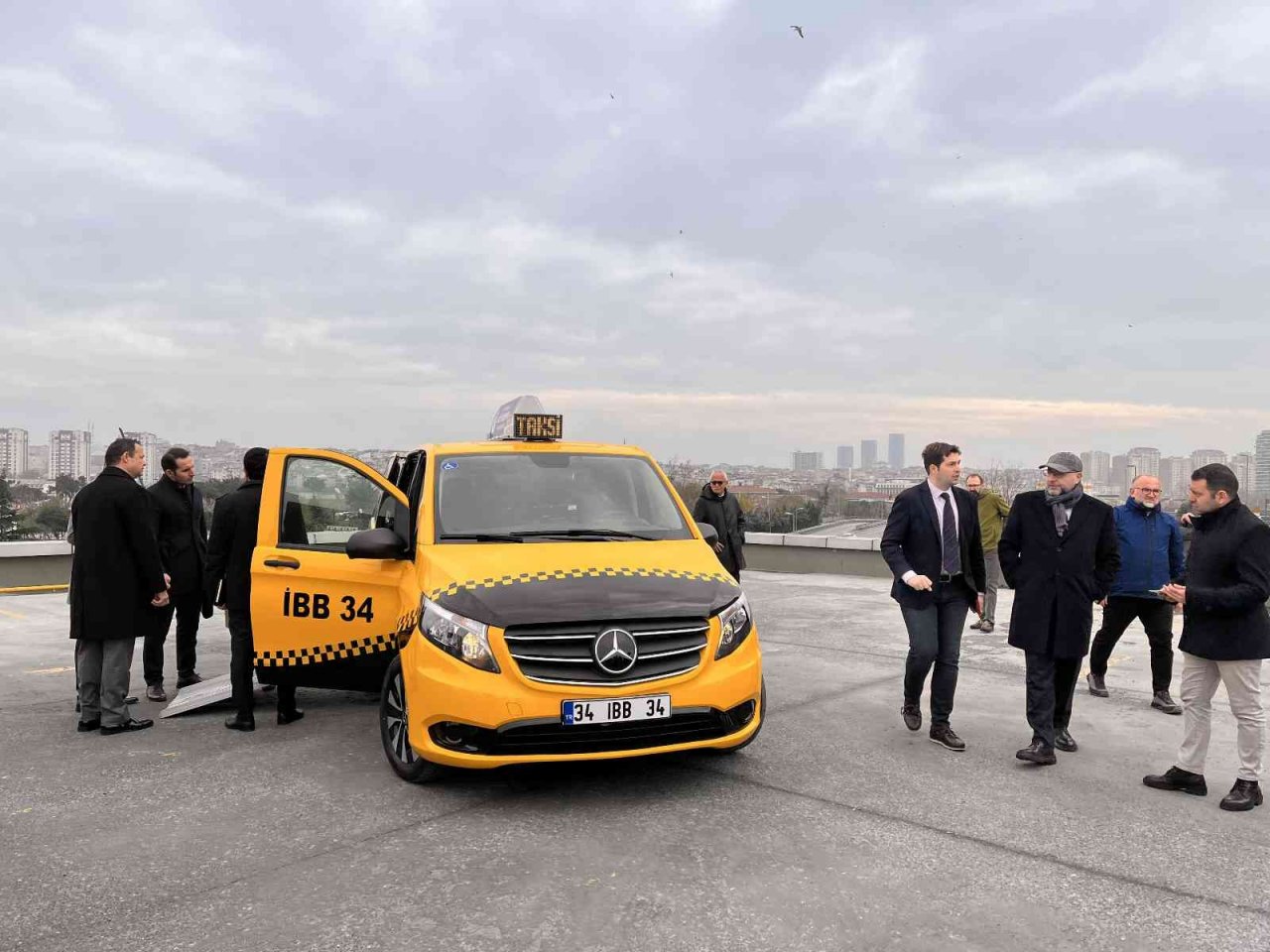 Bin 803 minibüs ile 322 taksi dolmuşun taksiye dönüştürülmesi için harekete geçildi